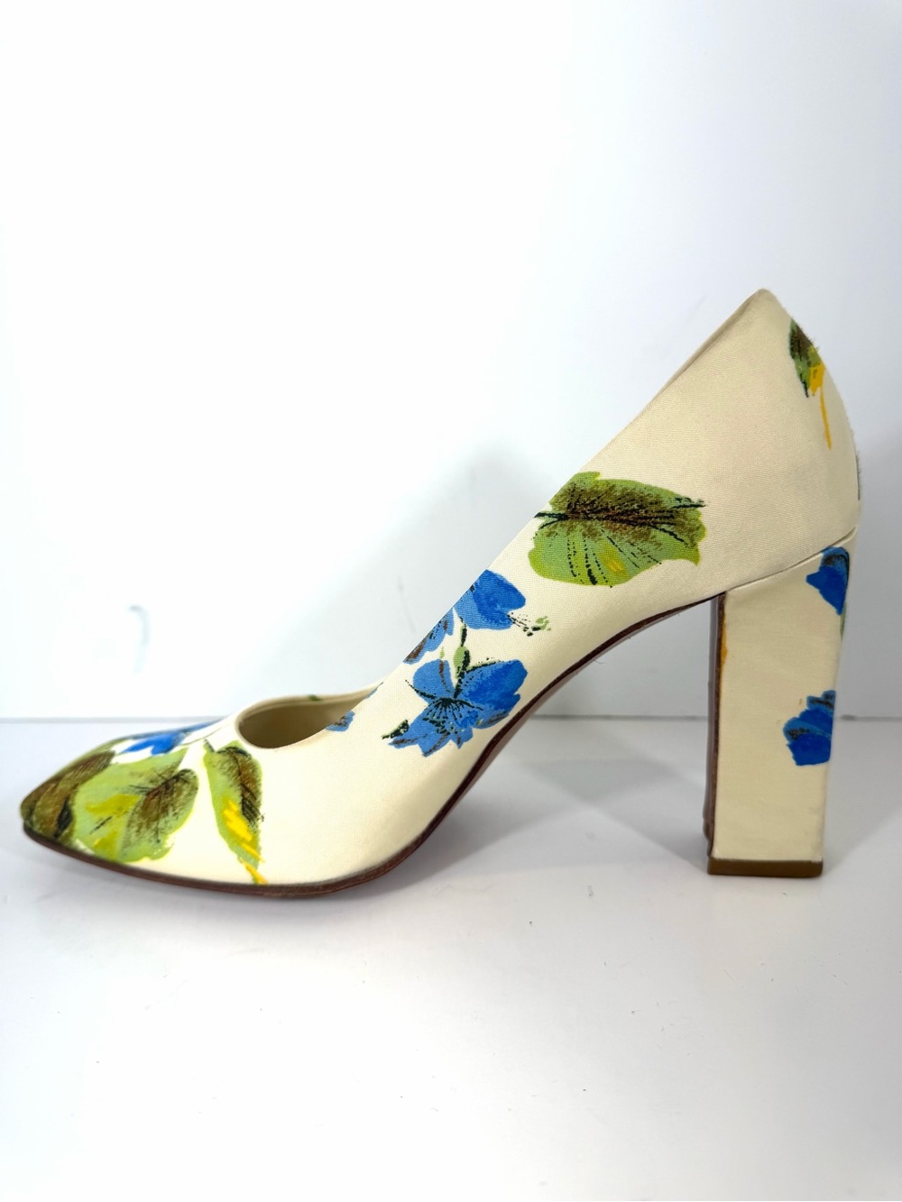 Vintage Prada Floral Print Satin Block Heel Pumps - Cream, Size 38.5 (US 8.5) - Picture 11 of 14